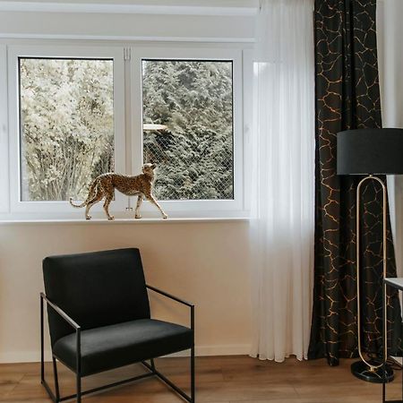 BlumenRaum - Ferienwohnung In カールスルーエ エクステリア 写真