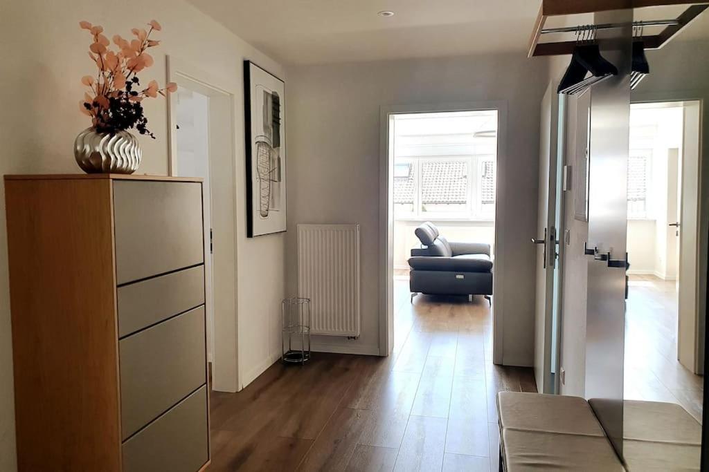 BlumenRaum - Ferienwohnung In カールスルーエ エクステリア 写真