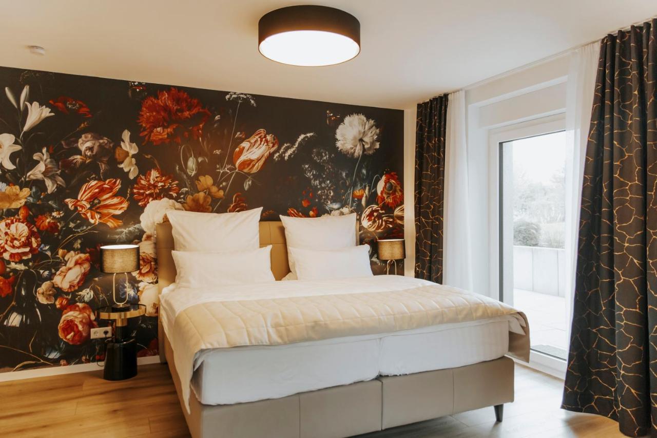 BlumenRaum - Ferienwohnung In カールスルーエ エクステリア 写真
